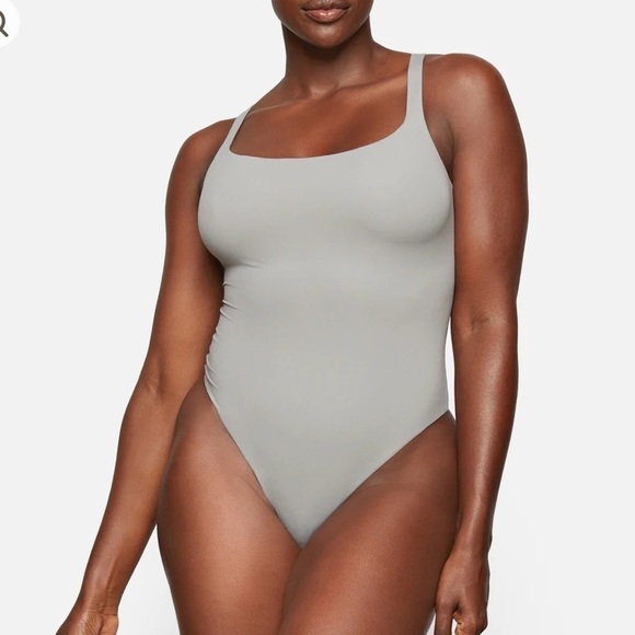 Skims FITS EVERYBODY SQUARE NECK BODYSUIT - Picture 1 of 6